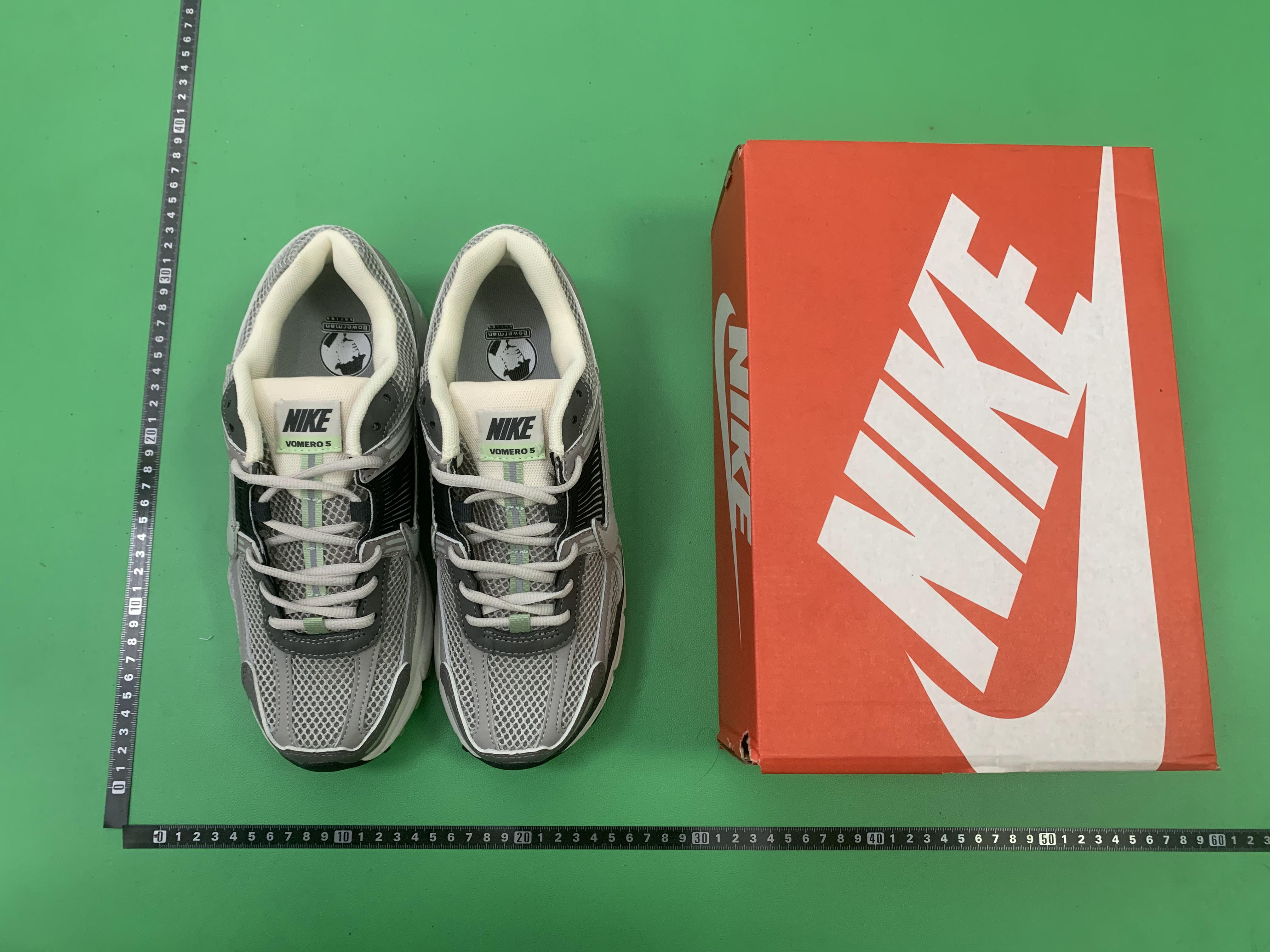  AlR ZooM Vomero 5 -7