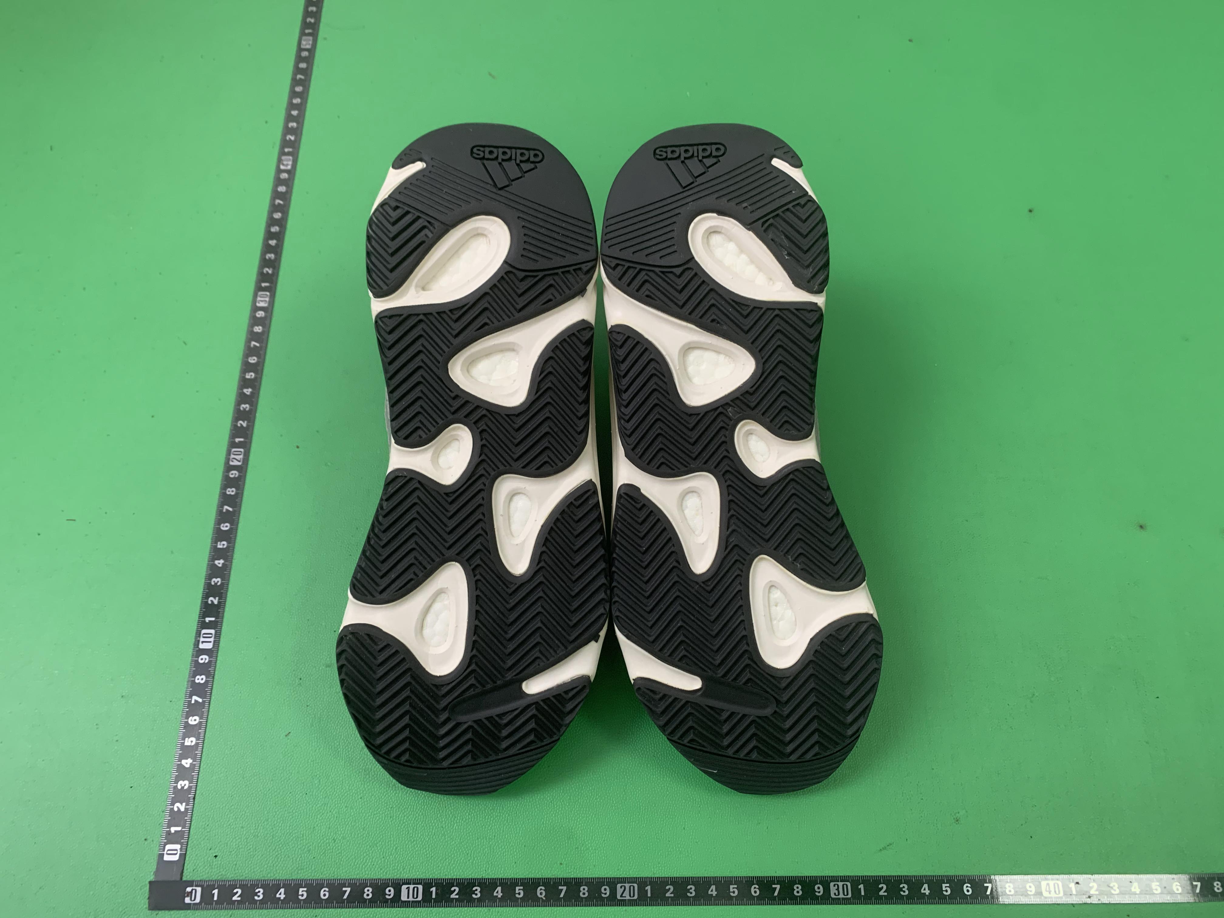 LW Batch Yeezy BooSst 700 -2