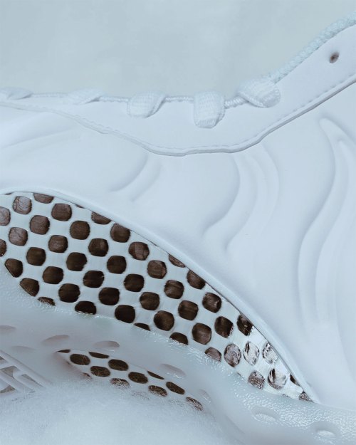 The White Nike Air Foamposite One Drops Tomorrow(pic4)